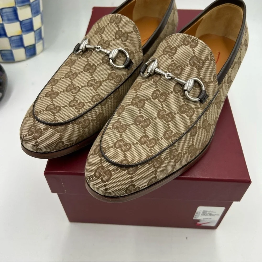 Men’s Gucci, Jordan horse bit canvas loafer size 8, fits nine US maiden in Italy